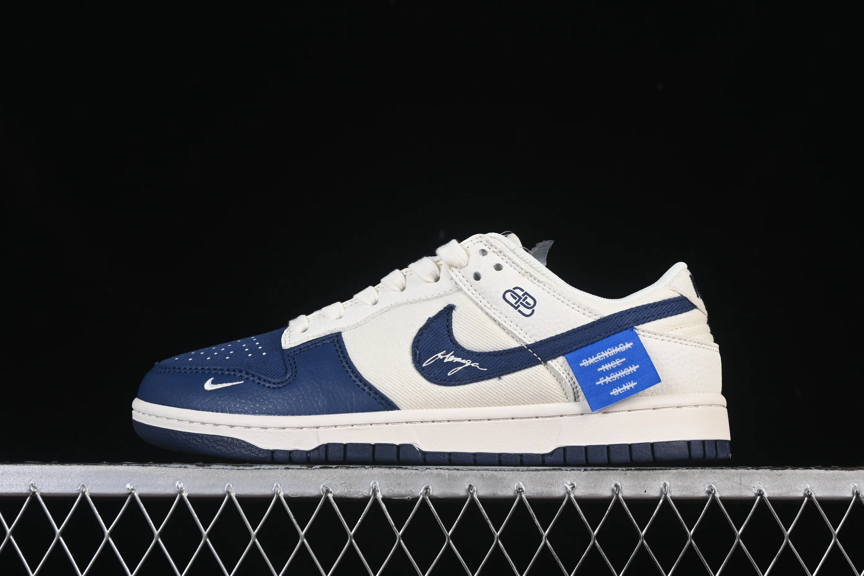 All categories Nk SB Dunk Series Nk SB Dunk Low High-end customized low-top sneakers Nike SB Dunk Low joint off-white canvas blue hook High-end customized low-top casual sneakers XD1588-230